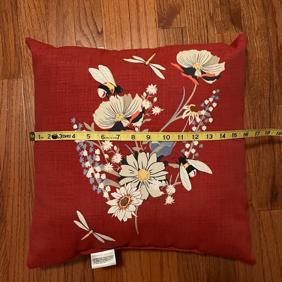 Hampton Bay Red Bee Floral Indoor/Outdoor Accent Pillow - Picture 12 of 16